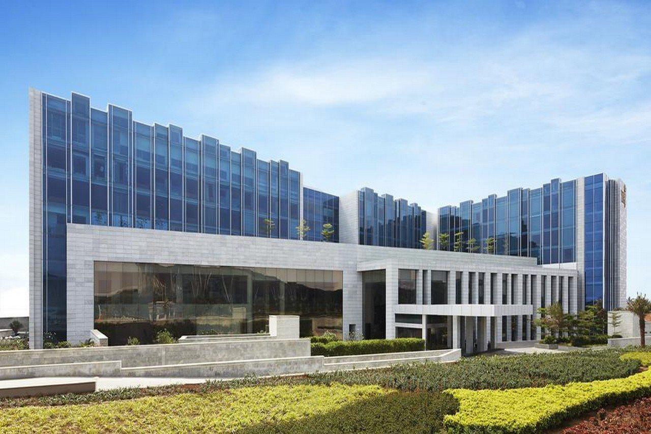 Taj Bangalore Devanahalli Εξωτερικό φωτογραφία The new building of the University of Patras