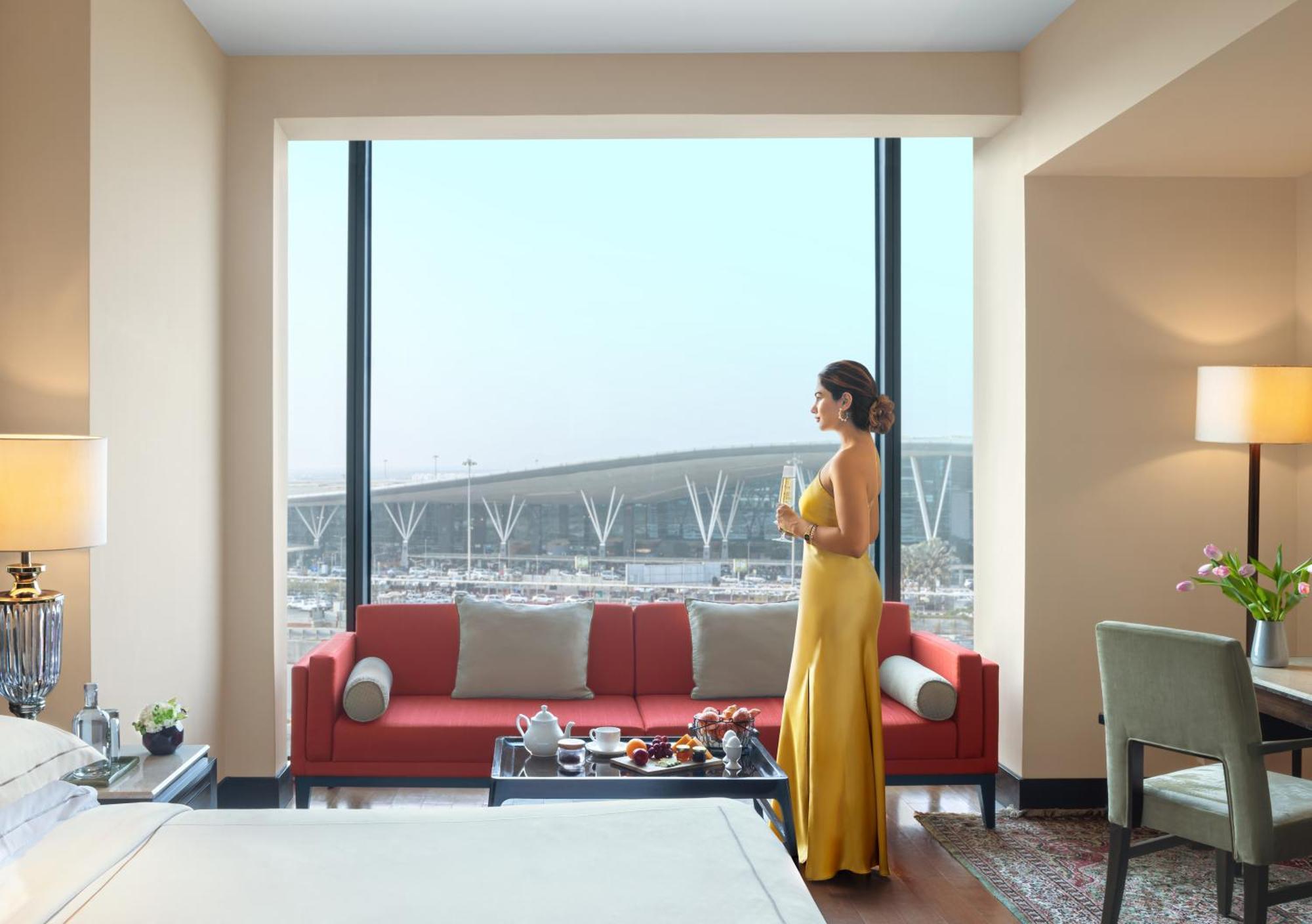 Taj Bangalore Devanahalli Εξωτερικό φωτογραφία A guest suite at the hotel
