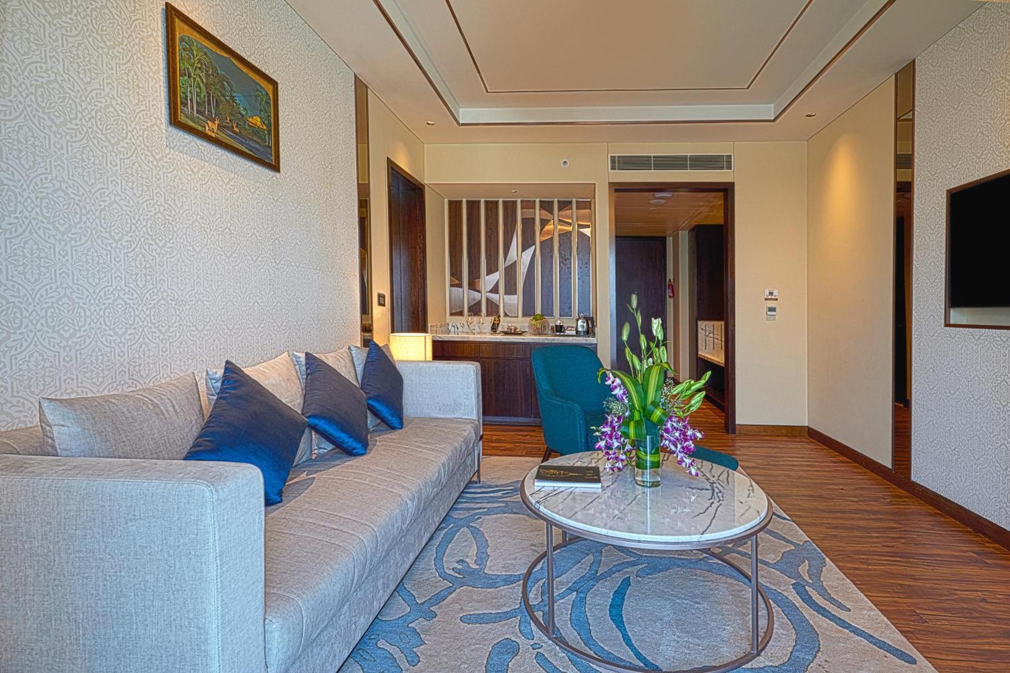 Taj Bangalore Devanahalli Εξωτερικό φωτογραφία A suite at the hotel
